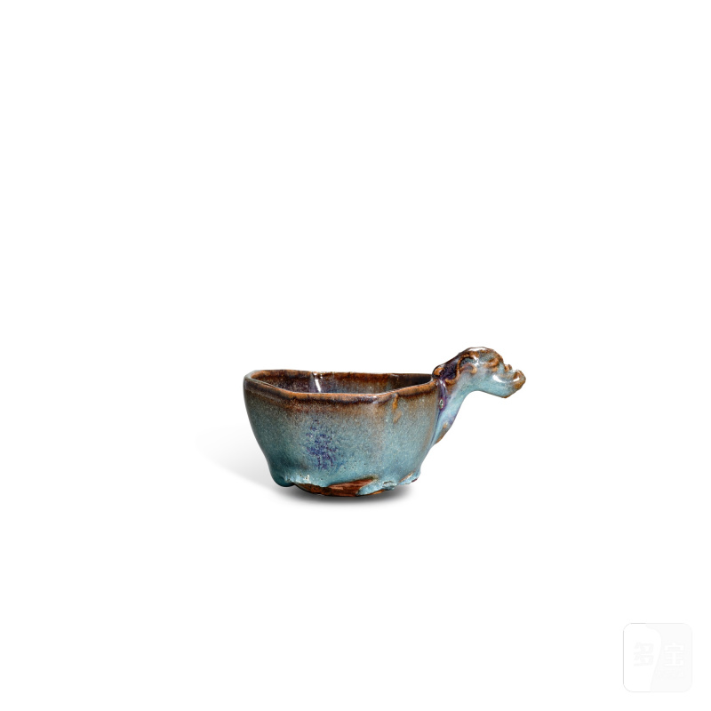 A small junyao purple-splashed blue-glazed octagonal dragon-handled cup, Jin - Yuan dynasty | 金至元 鈞窰天藍釉紫斑龍首八角盃 - 图1